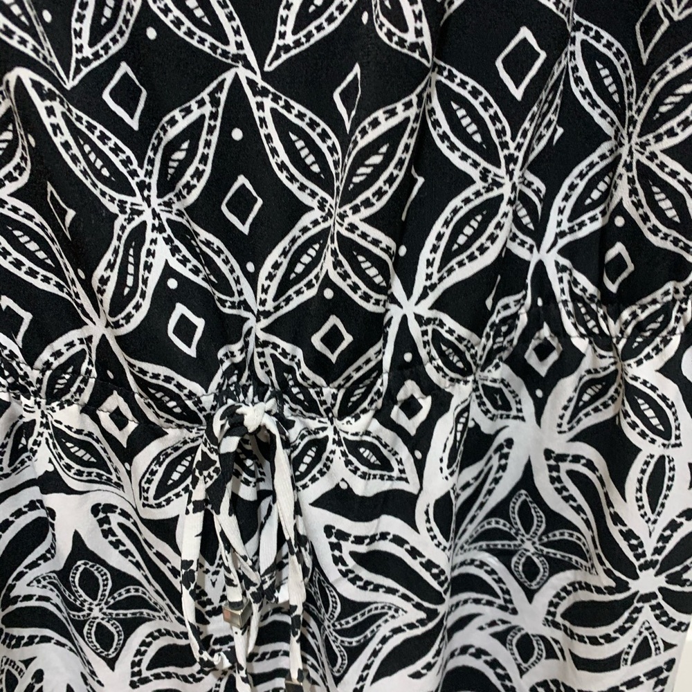 White House Black Market Sleeveless Tunic - Picture 3 of 5